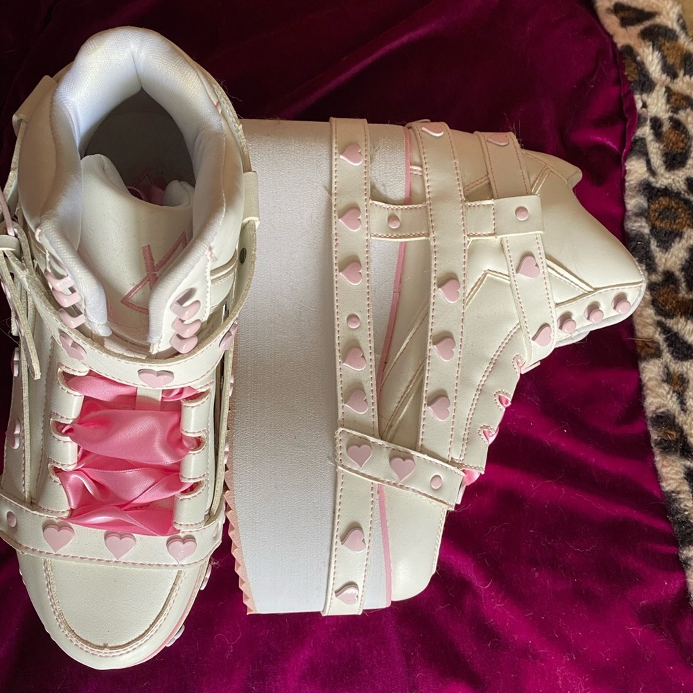 YRU Qozmo pink heart bondage platforms size 9 - Picture 3 of 4